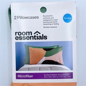 Target Room Essentials 2 Standard Pillowcases New 100% Polyester Okeo-Tex Dorm